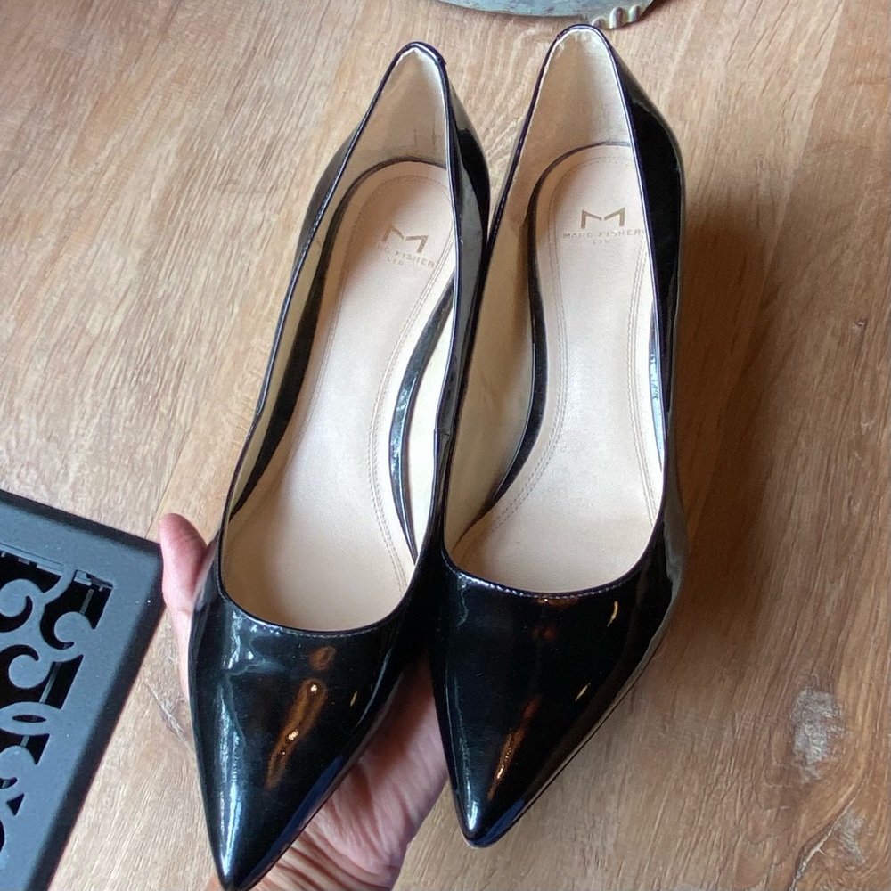 Marc Fisher ZALA block heel pointy toe pumps size 8